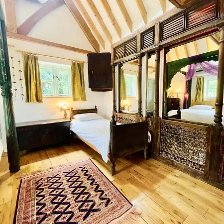 House On The Brooks Self Catering Holiday Let South Downs West Sussex Sleeps 14 Pulborough Exterior foto